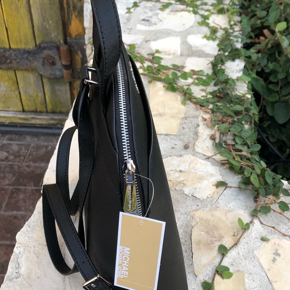 NWT Michael Kors LG Emmy Backpack black silver - Picture 4 of 7